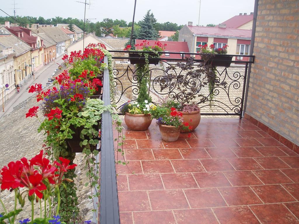 Guest House Prenociste Piccolina Sombor Exterior foto